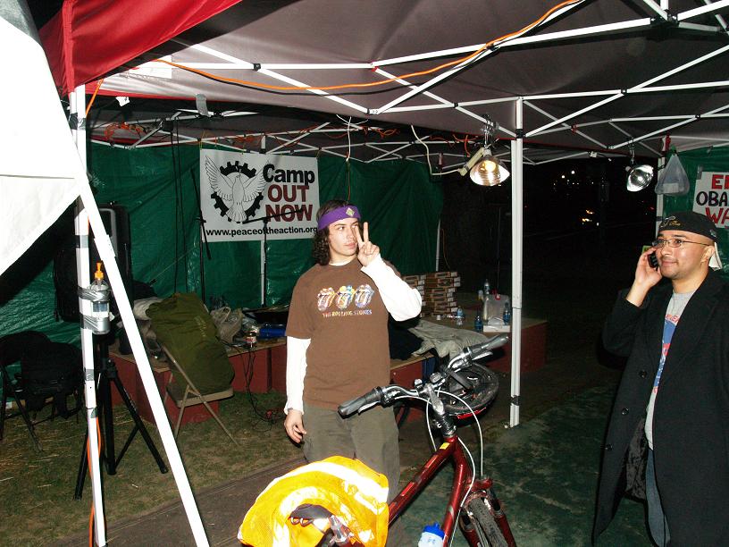 Camp out now protest pictures Cindy Sheehan