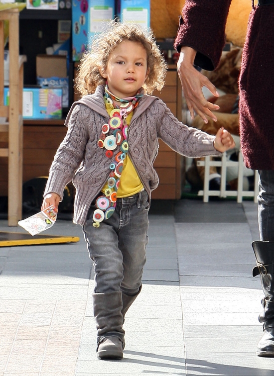 Picture of Halle Berry daughter 